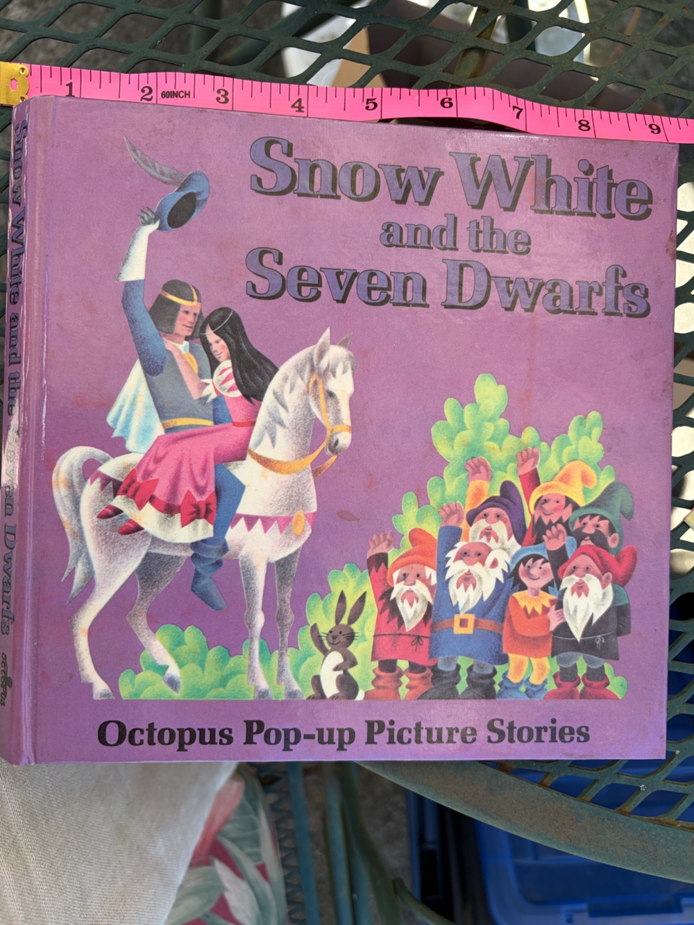 Snow White and the Seven Dwarfs Pop-Up Book - Purple Cover